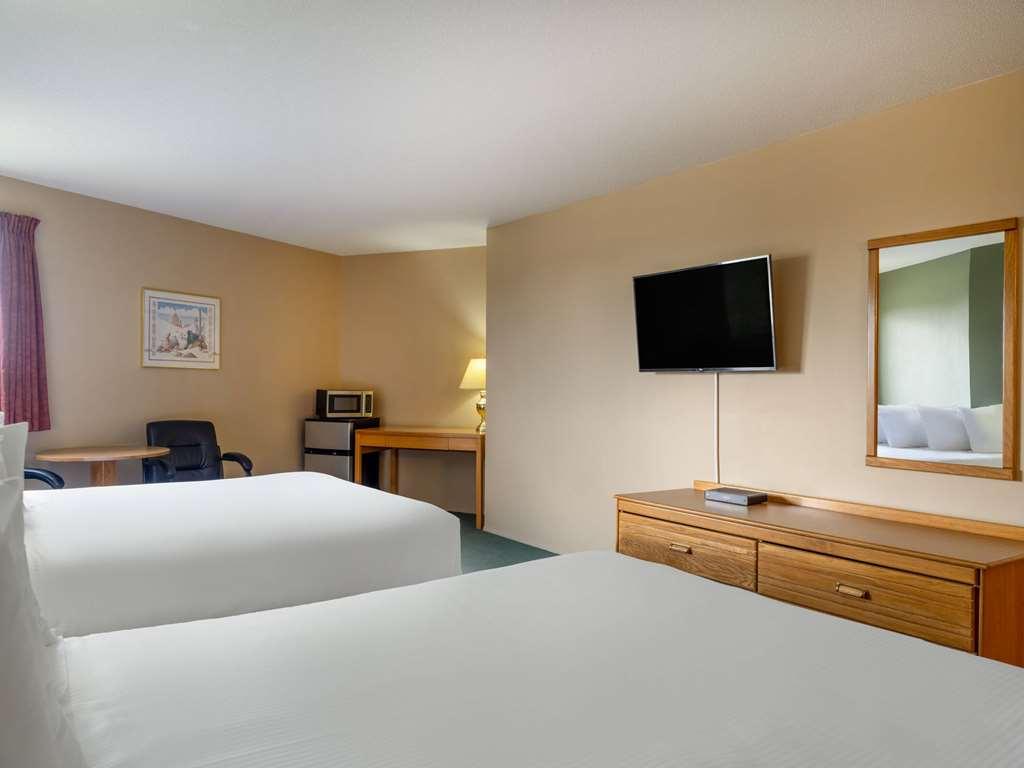 Travelodge By Wyndham Lacombe Quarto foto