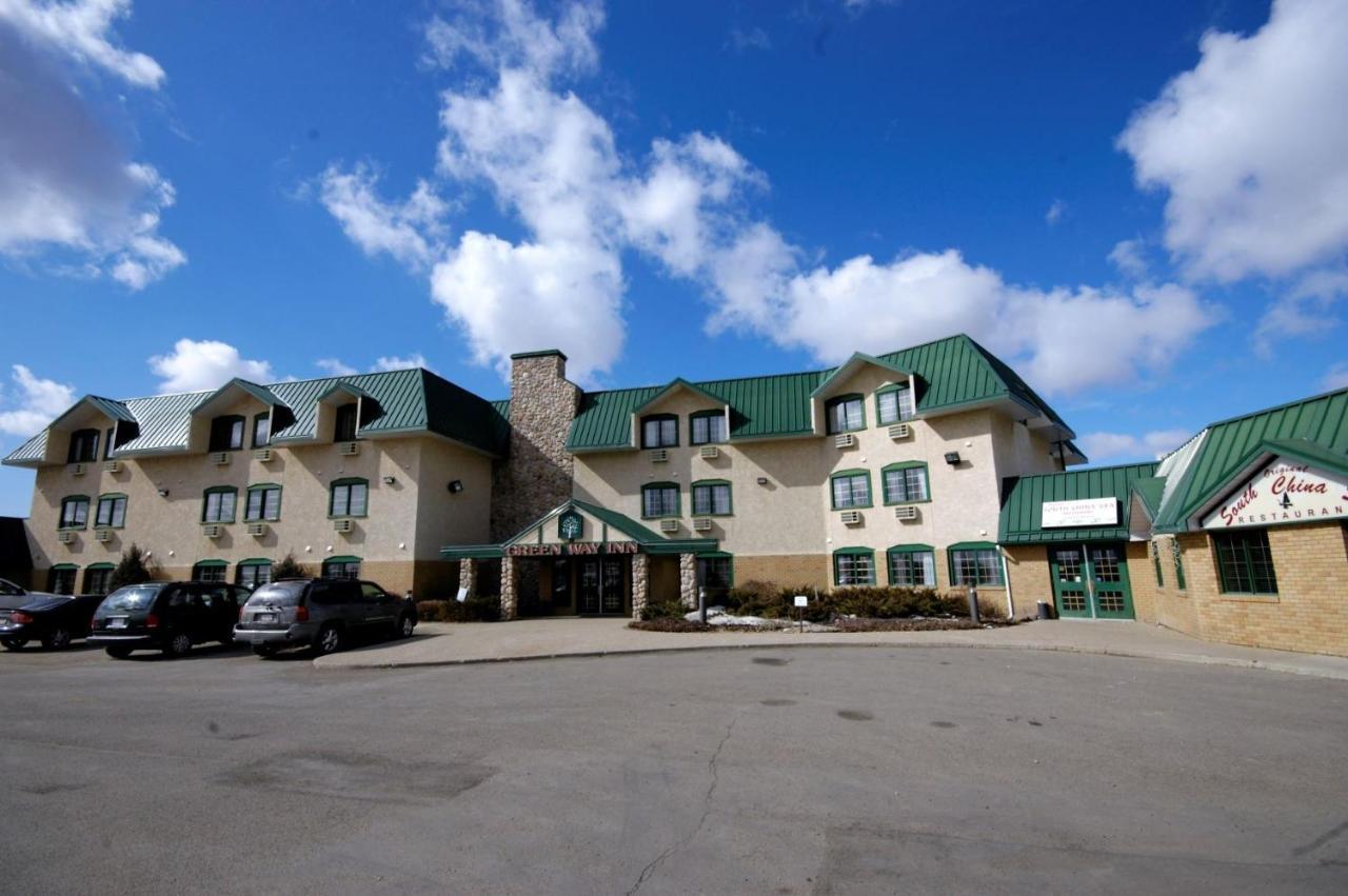 Travelodge By Wyndham Lacombe Exterior foto